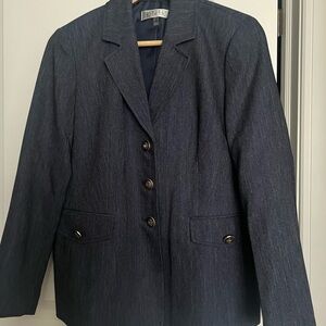 Like new!  Kasper brand size 8P denim look wool blazer